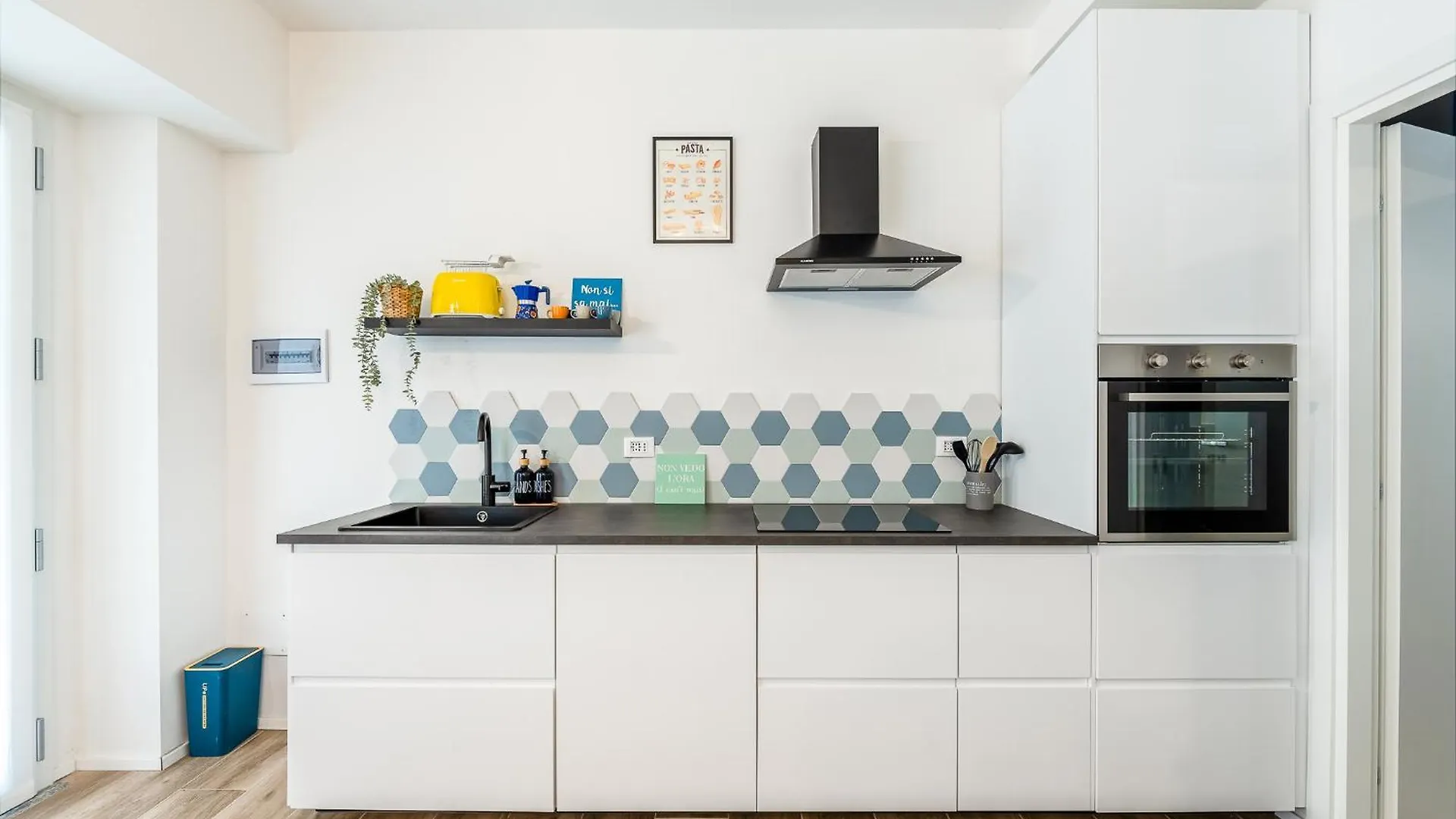 2 Bedroom Gem Next To Central Station With Ac Milan Apartment